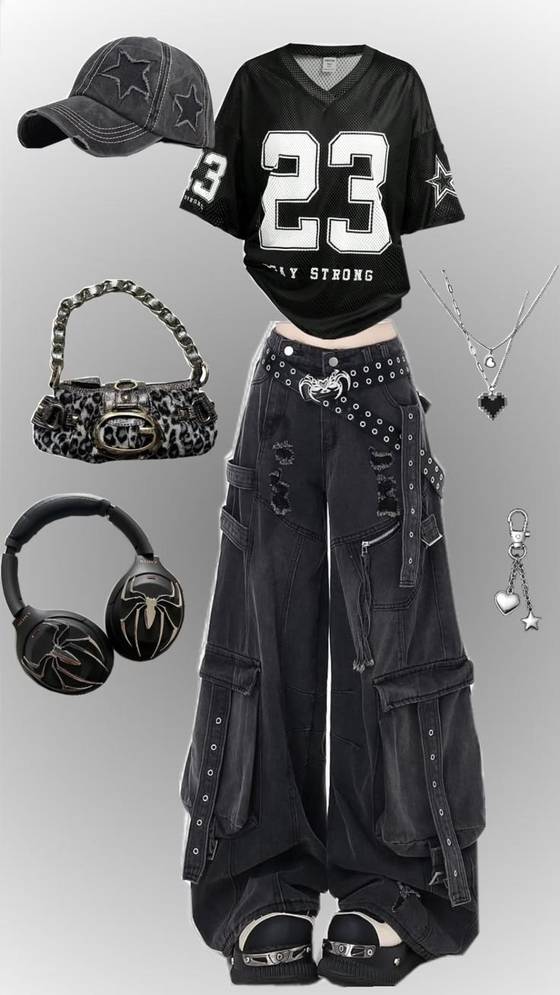 Black Grunge Outfit: Baggy Cargo Pants & Overs